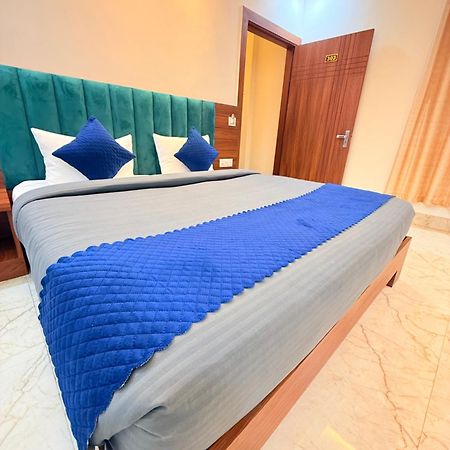 Hotel Tulip Light Mathura Zewnętrze zdjęcie