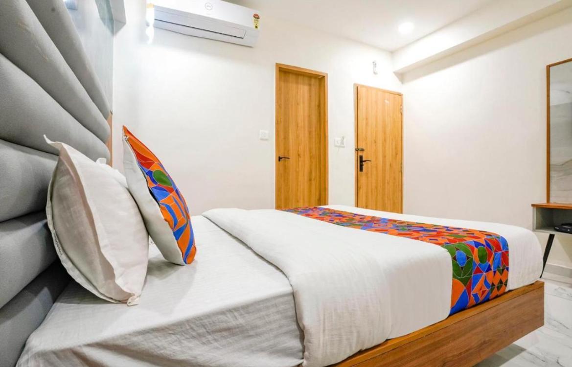 Hotel Tulip Light Mathura Zewnętrze zdjęcie